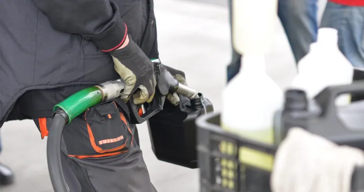 Carburanti, la riduzione del taglio delle accise inizia a riversarsi sui prezzi