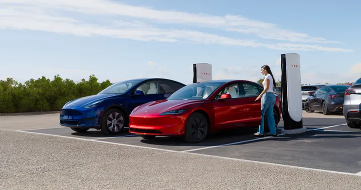 Tesla Supercharger V4, in arrivo la ricarica a 500 kW