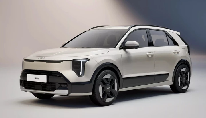 KIA Niro, svelato il restyling: ecco come cambia il crossover