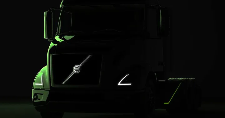 Volvo Trucks sfida Tesla Semi col camion elettrico VNR | TEASER