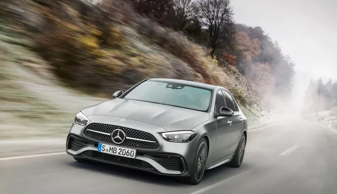 Mercedes-AMG Classe C 2023: sia la berlina che la station spiate in video