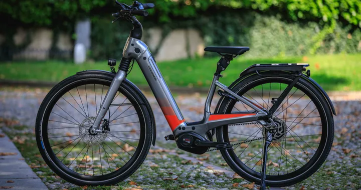 Mavaro Neo, una gita con la bici connessa: le funzioni della motorizzata Bosch