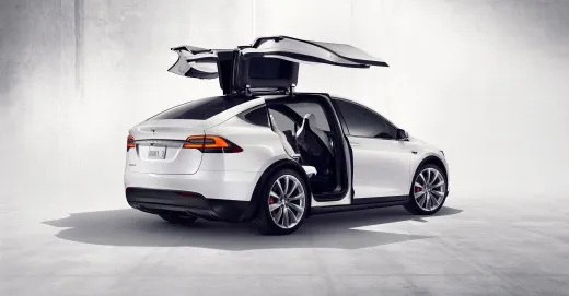 Tesla 100D, Model S e Model X perdono una "P" ma guadagnano autonomia