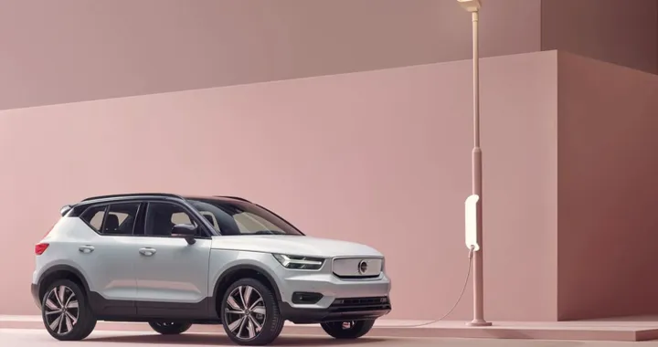 Volvo XC40 Recharge P8 AWD: 400 Km di autonomia a partire da 59.600 euro