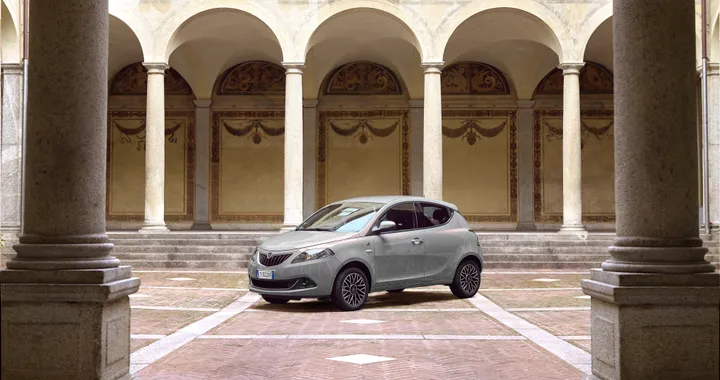 Lancia, Luca Napolitano conferma: dal 2026 solo nuove vetture elettriche