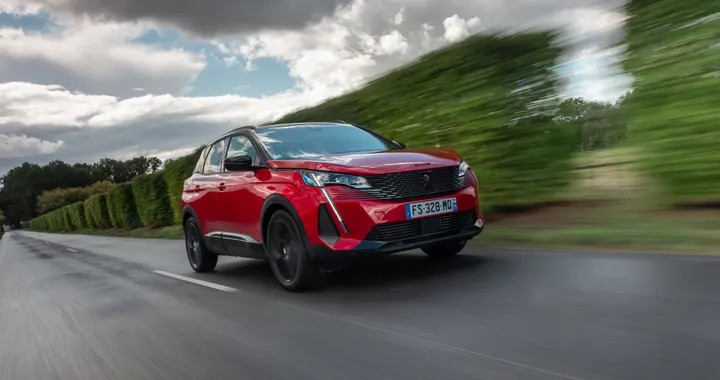 Peugeot, la futura 3008 elettrica utilizzerà le celle della joint venture PSA-Total