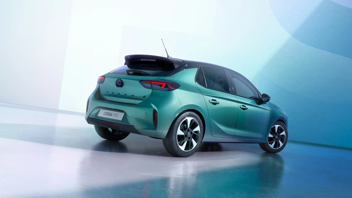 La nuova Opel Corsa arriverà nel 2028, sarà solo elettrica e costerà 25.000 euro