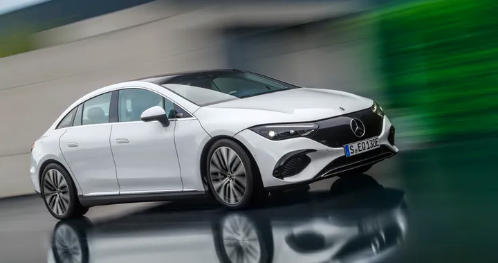 Mercedes EQE, partono gli ordini in Italia. Prezzi da 93.000 euro