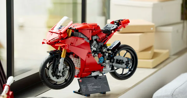La Ducati Panigale V4 S diventa LEGO: ecco il modellino per gli appassionati