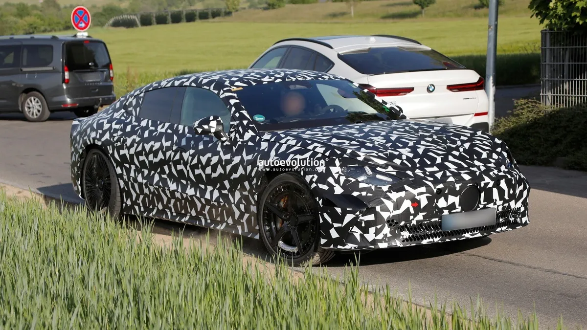 Mercedes-AMG: in arrivo la prima GT Coupé elettrica. Foto spia