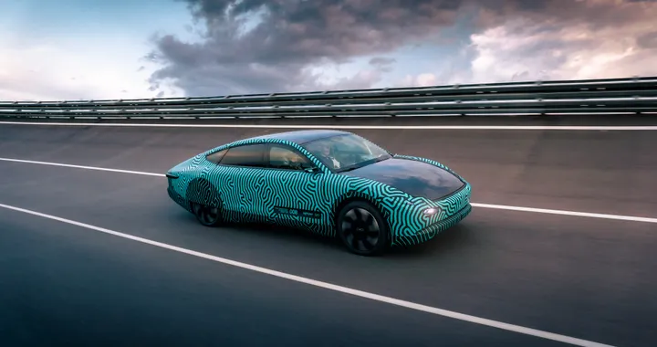 Lightyear One, gli ultimi test mostrano la grande efficienza dell'auto solare