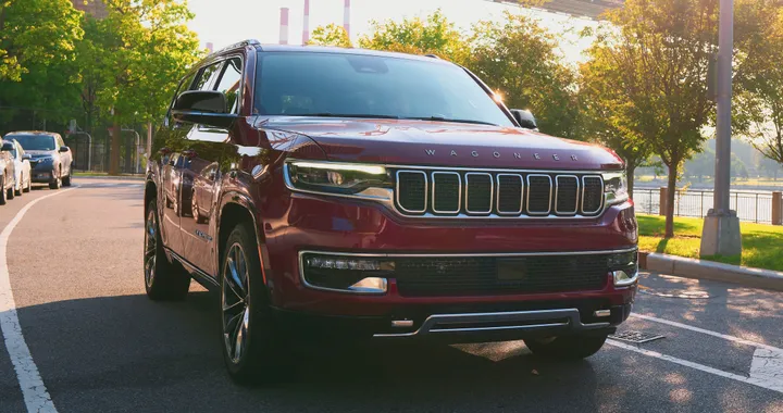 Dazi auto di Trump, i primi effetti: Stellantis licenzia temporaneamente 900 dipendenti