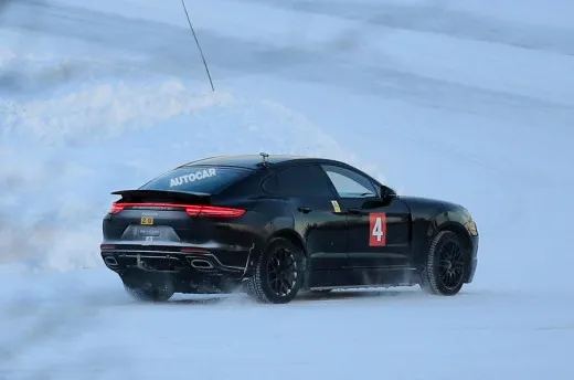 Porsche Mission E o Cayenne Coupé? Il muletto misterioso...