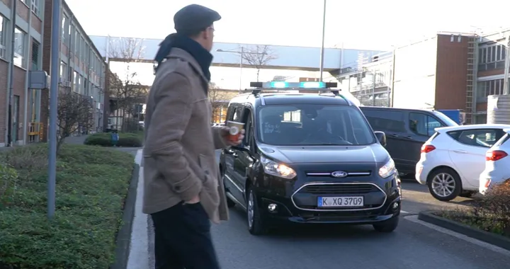 Ford: anche in Europa si studia la comunicazione tra auto autonome e pedoni