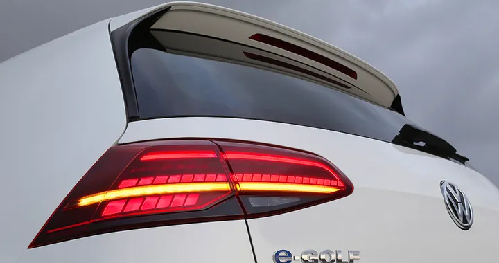 Tesla: entro 5 anni la rivale di VW Golf. Nuovo teaser per Model Y