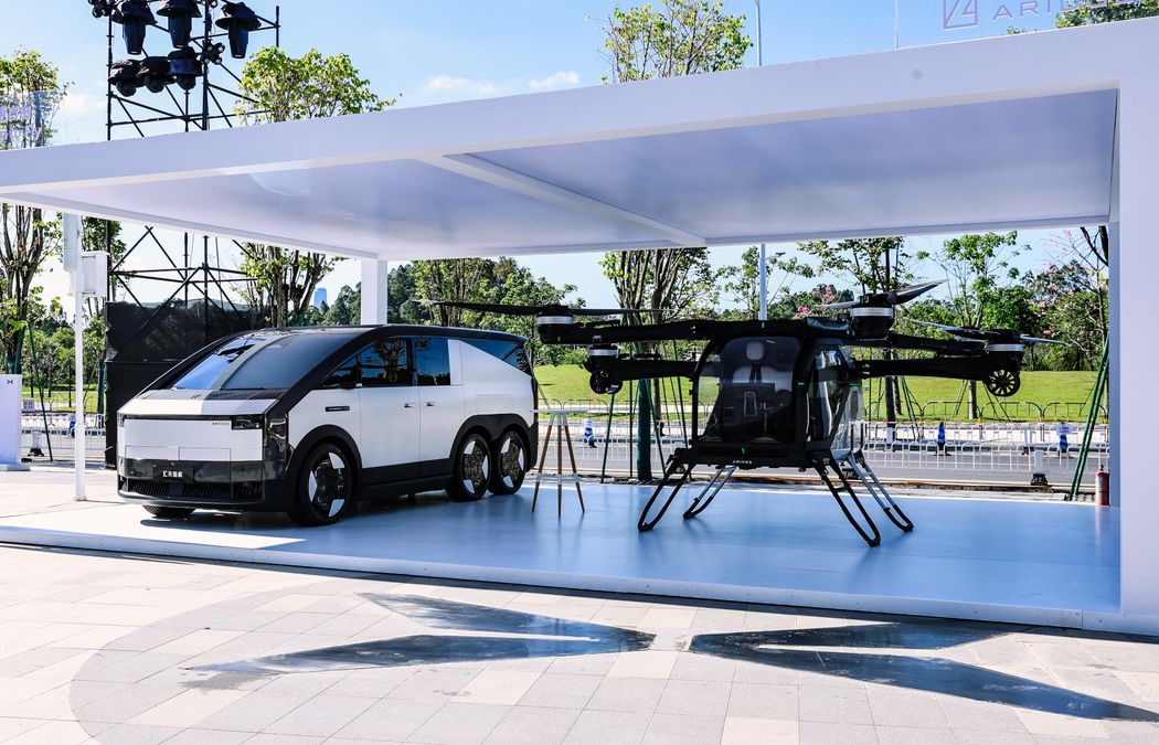 XPENG svela il futuro della mobilità tra AI, robotaxi e auto volanti