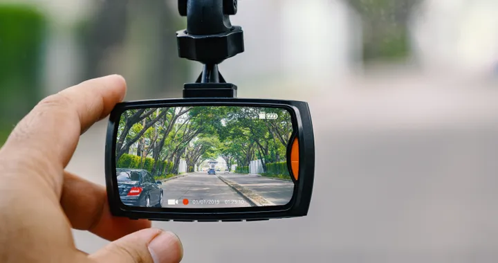 Offerta sulla dash cam con GPS e visione notturna: più sicurezza anche a motore spento