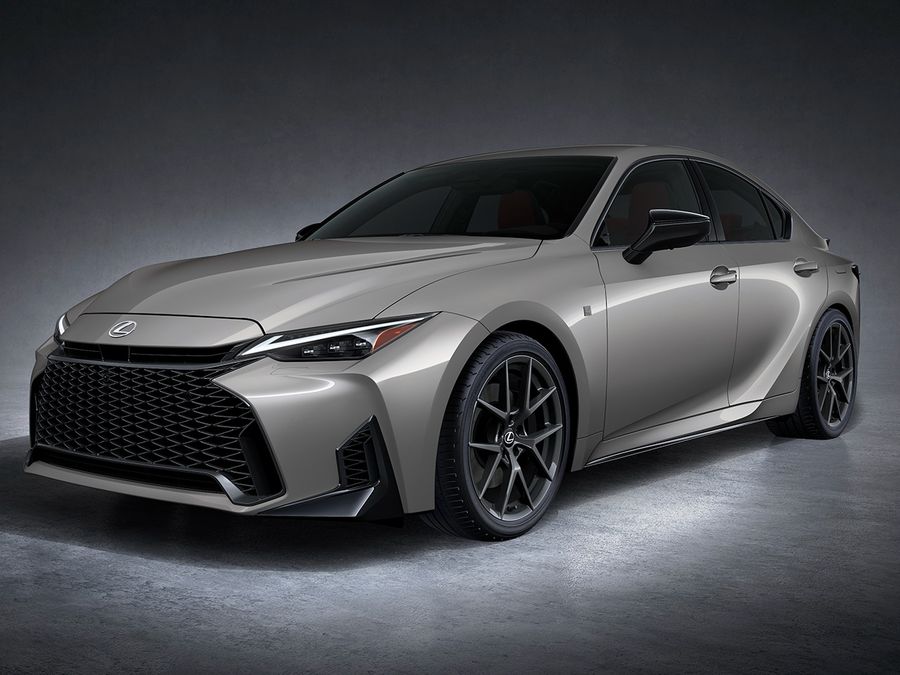 Lexus IS si rinnova: più sportiva, tecnologica e sicura
