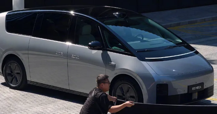 Li Auto Mega, debutta un nuovo minivan elettrico da 552 CV
