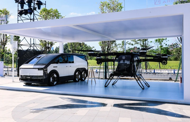 XPENG svela il futuro della mobilità tra AI, robotaxi e auto volanti