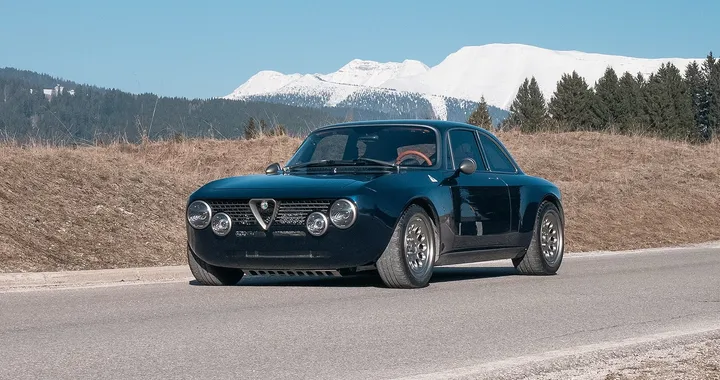 Totem GT Super Jarama è un vero gioiello: rivive il mito della Giulia GT degli anni '60