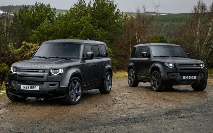Rubano 33 Defender in otto mesi: a tradire la banda smartphone e telecamere
