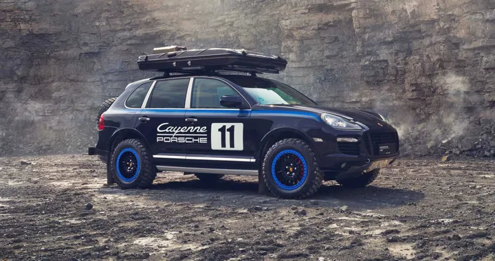 Porsche Classic presenta le nuove decalcomanie per la Cayenne