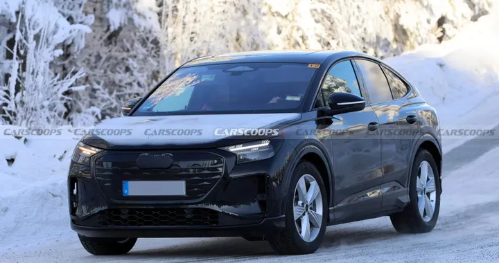 Nuova Audi Q4 e-tron 2026, il restyling si mostra un po' di più: ecco le ultime foto spia