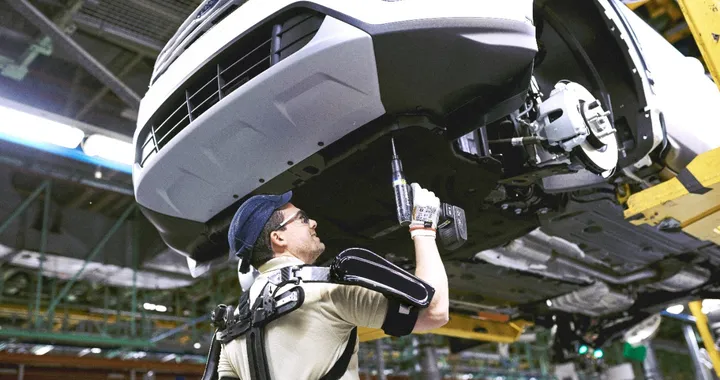 Ford Exoskeleton Suits: la versione definitiva arriva in fabbrica