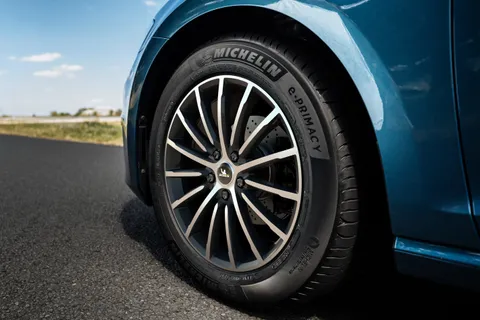 Michelin accoglie la normativa Euro 7 sull’usura degli pneumatici, ma chiede test reali
