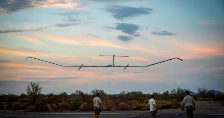 Zephyr S, l'aereo solare che può volare 100 giorni consecutivi