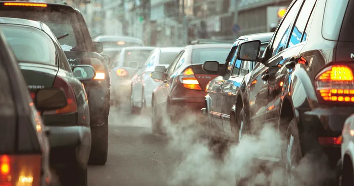 Secondo l'Aci ci sono 12 milioni di auto molto inquinanti in Italia