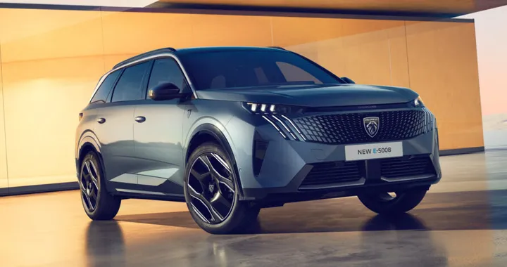 Peugeot e-5008, ufficiale il nuovo SUV elettrico a 7 posti