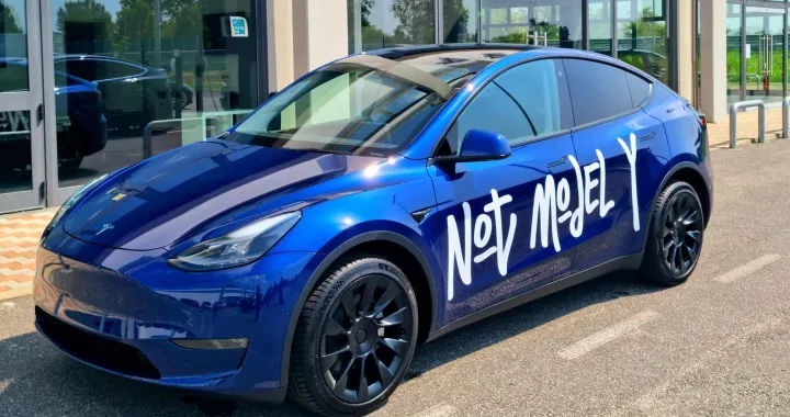 Tesla Model Y arriva in Italia, ecco dove e quando vederla dal vivo