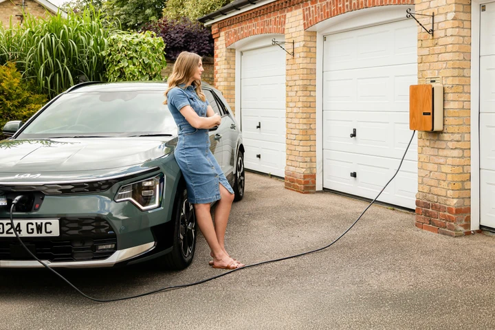 Ricarica la tua auto elettrica risparmiando: scopri E.ON Luce Drive Smarty