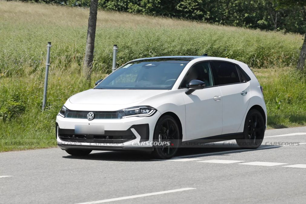 Nuova Volkswagen ID.2, sorpresa: la versione di serie avvistata su strada per la prima volta