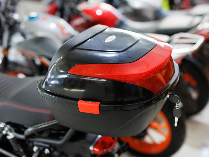 5 accessori a meno di 50€ da avere a disposizione nel bauletto della moto