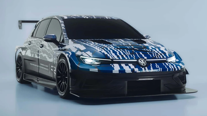 Golf R 24, 25 anni di 