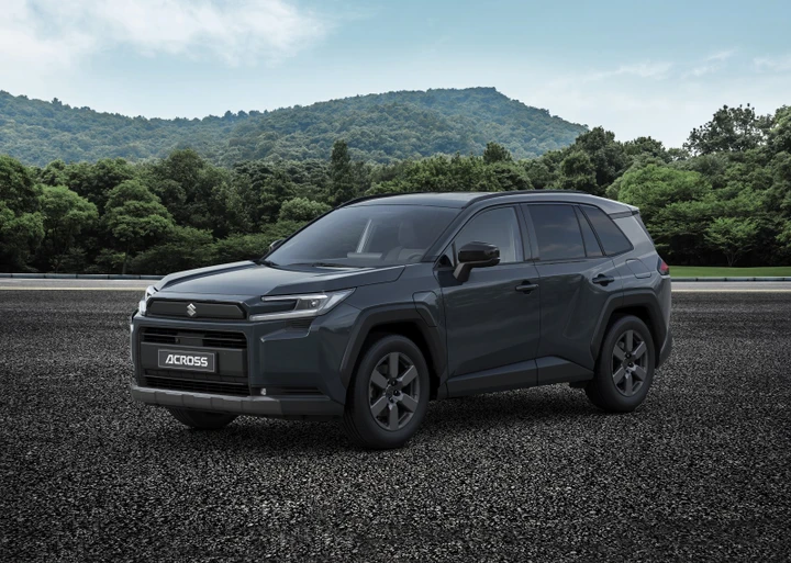 Suzuki Across Plug-in si rinnova così: ecco tutte le novità del SUV