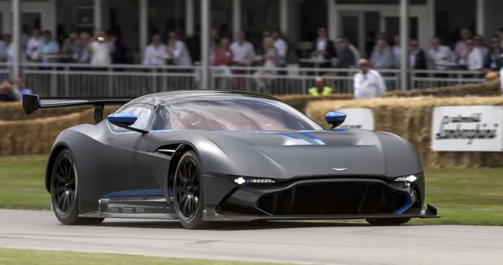Aston Martin Vulcan: due esemplari in pista a Le Mans