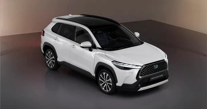 Toyota Corolla Cross, partono gli ordini in Italia. Prezzi da 38.000 euro