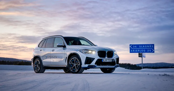 BMW, dal 2025 produrrà in serie modelli Fuell Cell sviluppati con Toyota