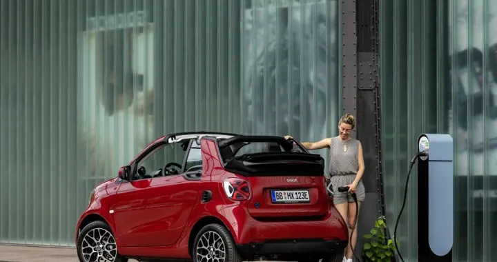 Smart elettrica, ecco i prezzi: si parte da 25.000 euro