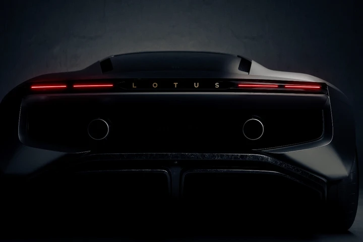 Lotus, primi dettagli di una rivoluzionaria supercar ibrida V8