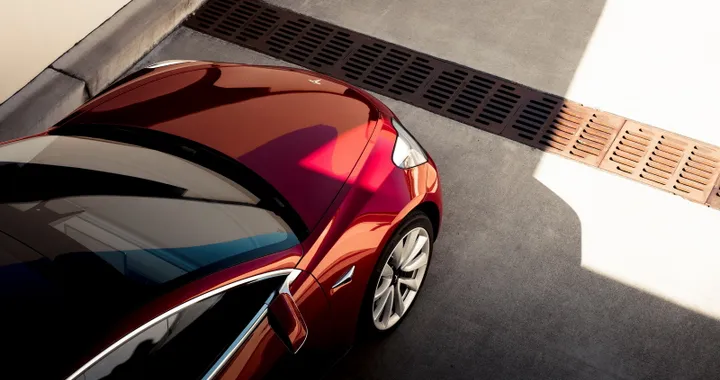 Capo ingegnere autoveicoli lascia Tesla per tornare in Apple