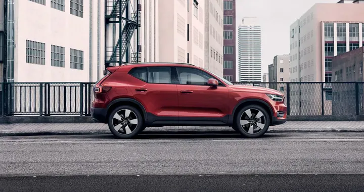 Volvo XC40, il SUV diventa elettrico: presentazione il 16 ottobre