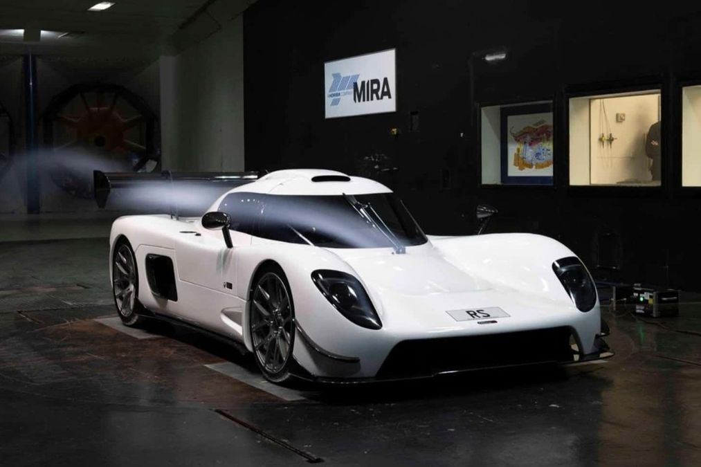 Supercar americana con V8 da 710 CV e 0-100 km/h in 2,2 secondi, pensata per i track days