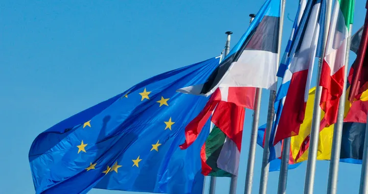 Francia e Spagna, no a Germania e Italia sulla proroga dello stop alle auto termiche
