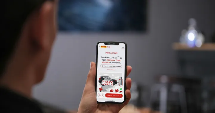 Dalle colonnine Enel X Way si ricarica anche con l'app Pirelli Care