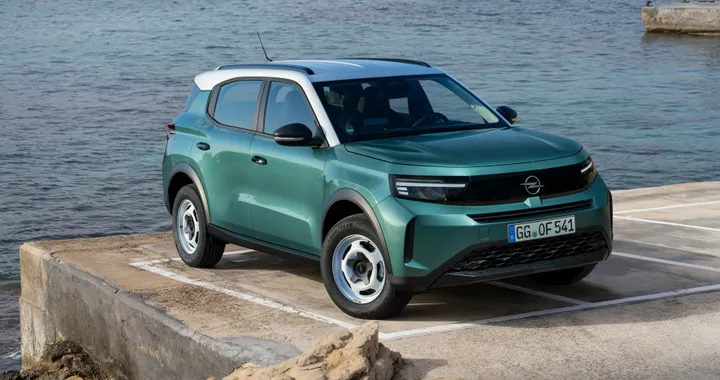 Opel Frontera Hybrid: 145 CV e tanto spazio, fino a 7 posti. Ecco come va